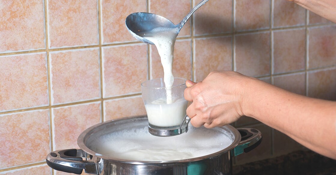 Boiling milk. Photo: iStock/sezer66