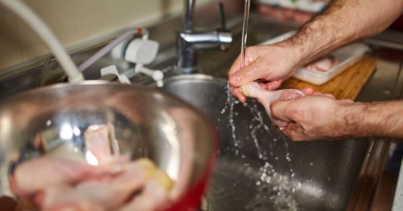 Washing meat Washing meat