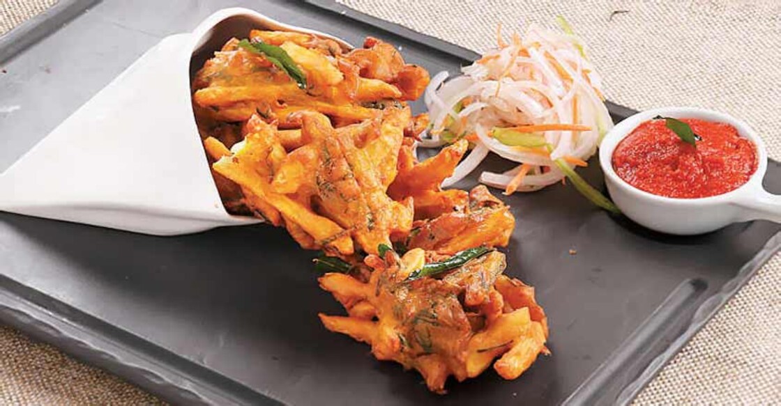 What goes in Thalassery's veg kozhikaal