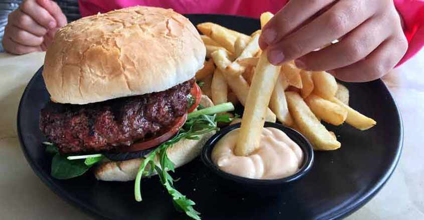 Fast or junk food: to eat or not to eat