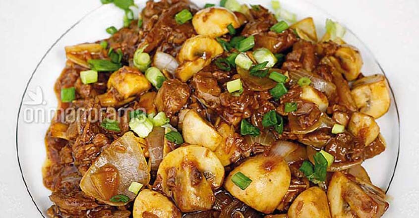 stir-fried-beef-with-onion-and-mushroom stir-fried-beef-with-onion-and-mushroom