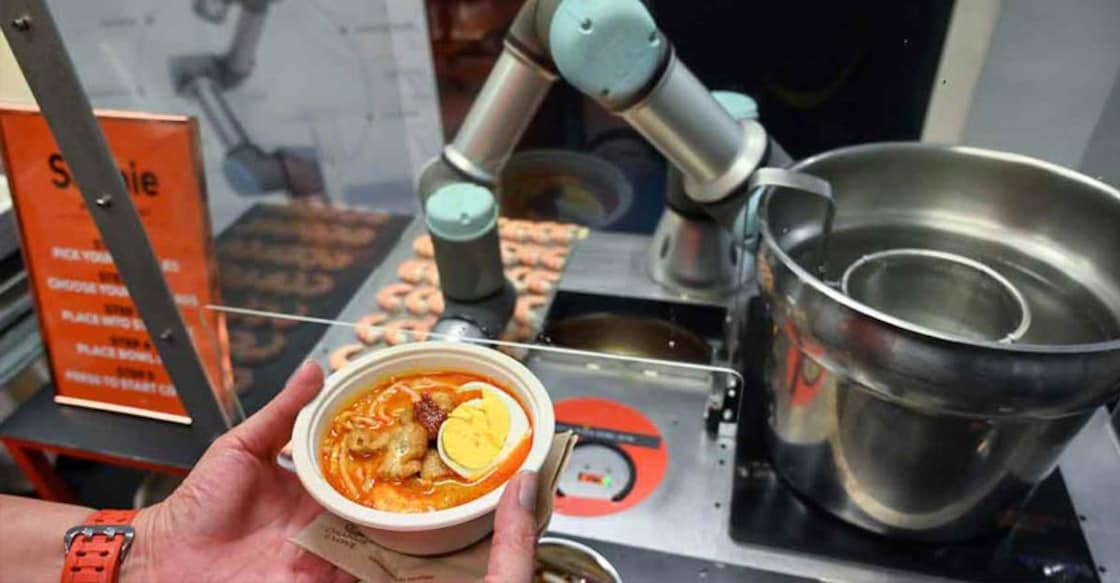 Sophie the robot whips up oodles of Singapore noodles Sophie the robot whips up oodles of Singapore noodles