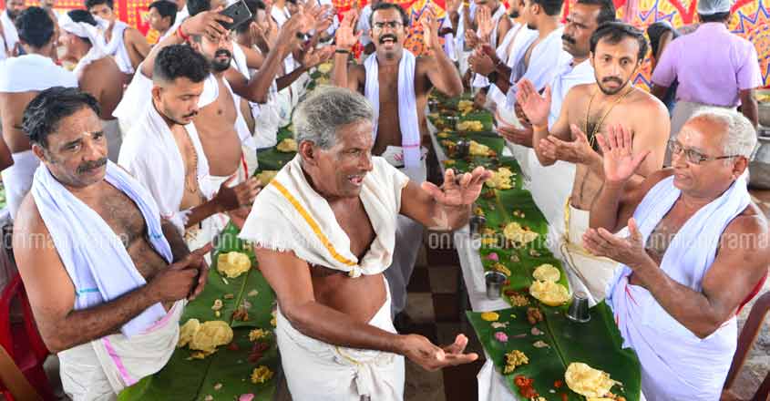 Aranmula beckons with 'vallasadya' - a grand feast with 64 dishes ...