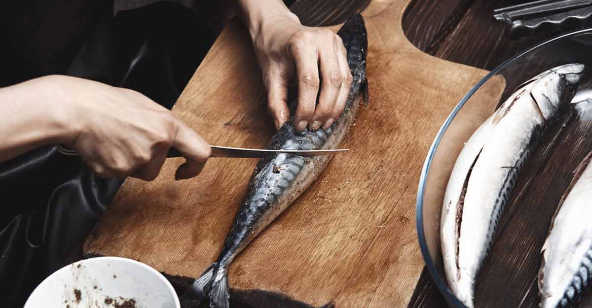Easy tips to cut and clean fresh fish