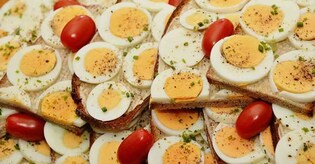 Know this simple float test on World Egg Day