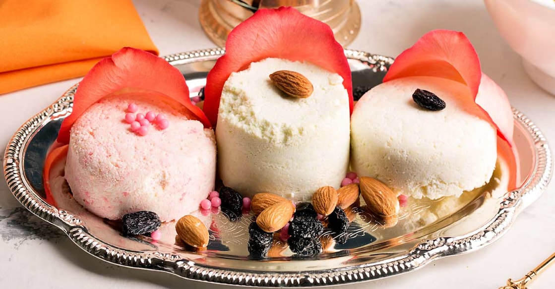Rose sandesh for Ramadan | Shutterstock