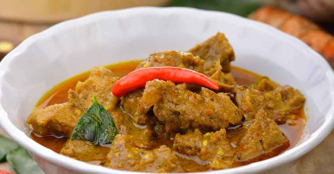 Head straight to Grand Hyatt to taste special duck cooked in Thai style