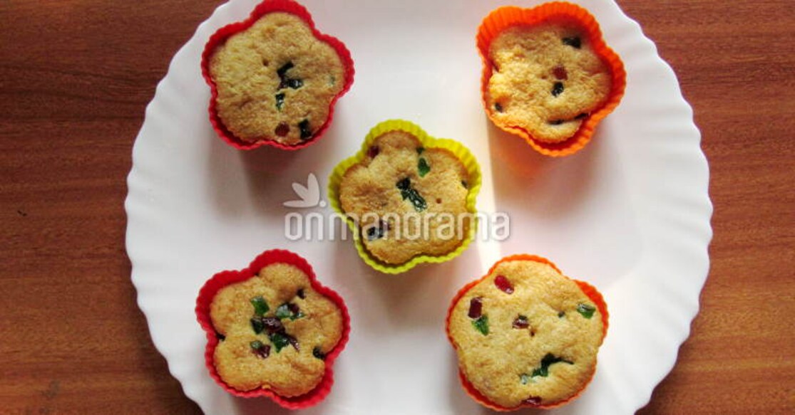 Eggless sugarcane tutti frutti cupcakes