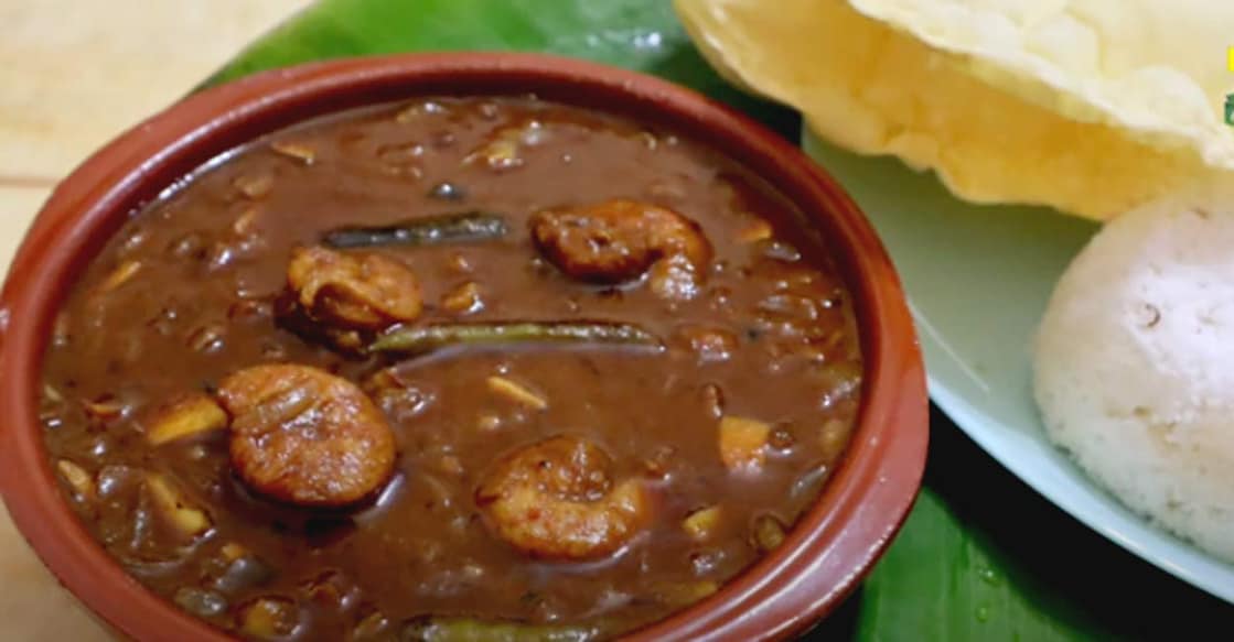 Rich and spicy prawns theeyal