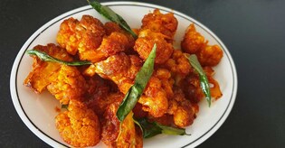 Crunchy cauliflower fritters