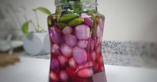 Here's how to make pickled shallots