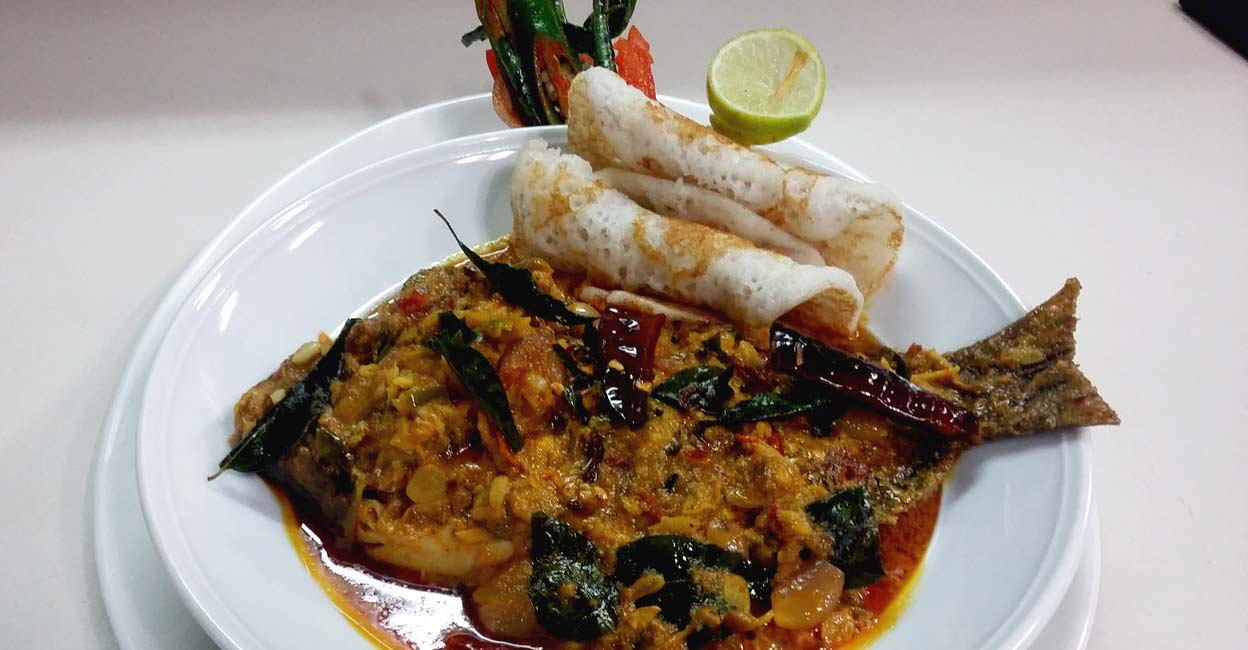 Kumbalangi style Karimeen curry