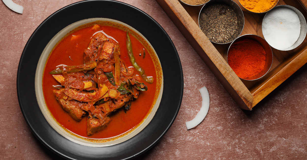 Vanjikaaran meen curry: A delicious fish curry with freshwater fish