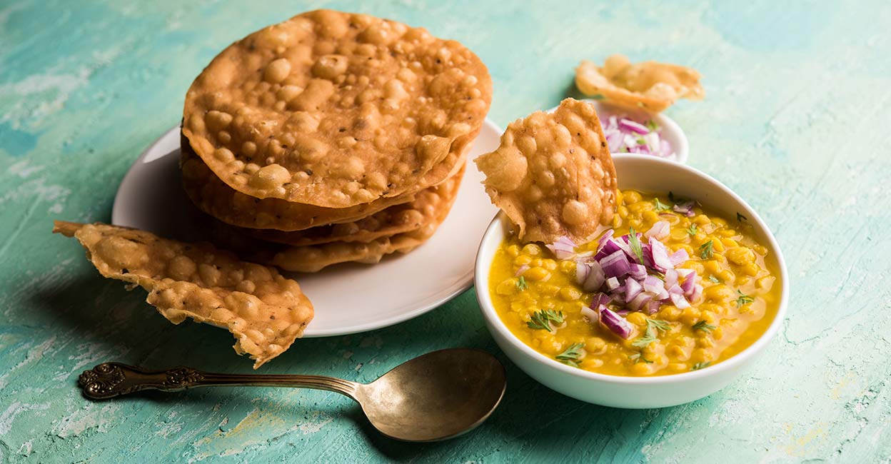 pakwan Pakwan is normally eaten with chutneys. Photo: Shutterstock/Indian Food Images
