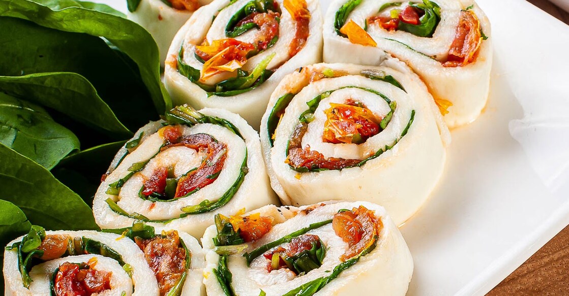 Spinach, moringa leaves, pea leaves, etc contain vitamin A, vitamin C, vitamin K, folate, iron, and calcium, all of which are crucial for good eye health, growth and development of children. Photo: iStock/Flavia Novais