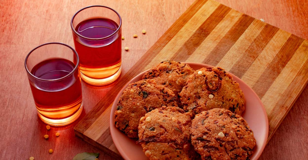 tea-parippuvada These crunchy dal fritters have been around for ages in the State but a whiff of their aroma is enough to refresh their evergreen charm. Photo: Shutterstock/Jeril Augusty