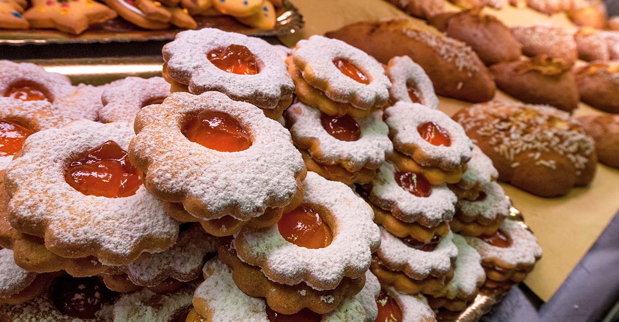 You can enjoy these with tea or pack as snacks for kids’ picnics. Photo: iStock/    pelucco