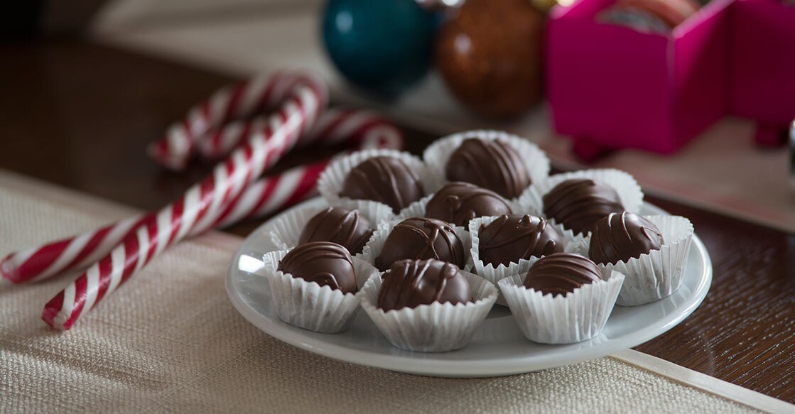 Health experts say that dark chocolate is an excellent source of antioxidants, soluble fibre, iron, magnesium and more. Photo: Shutterstock/Kostin