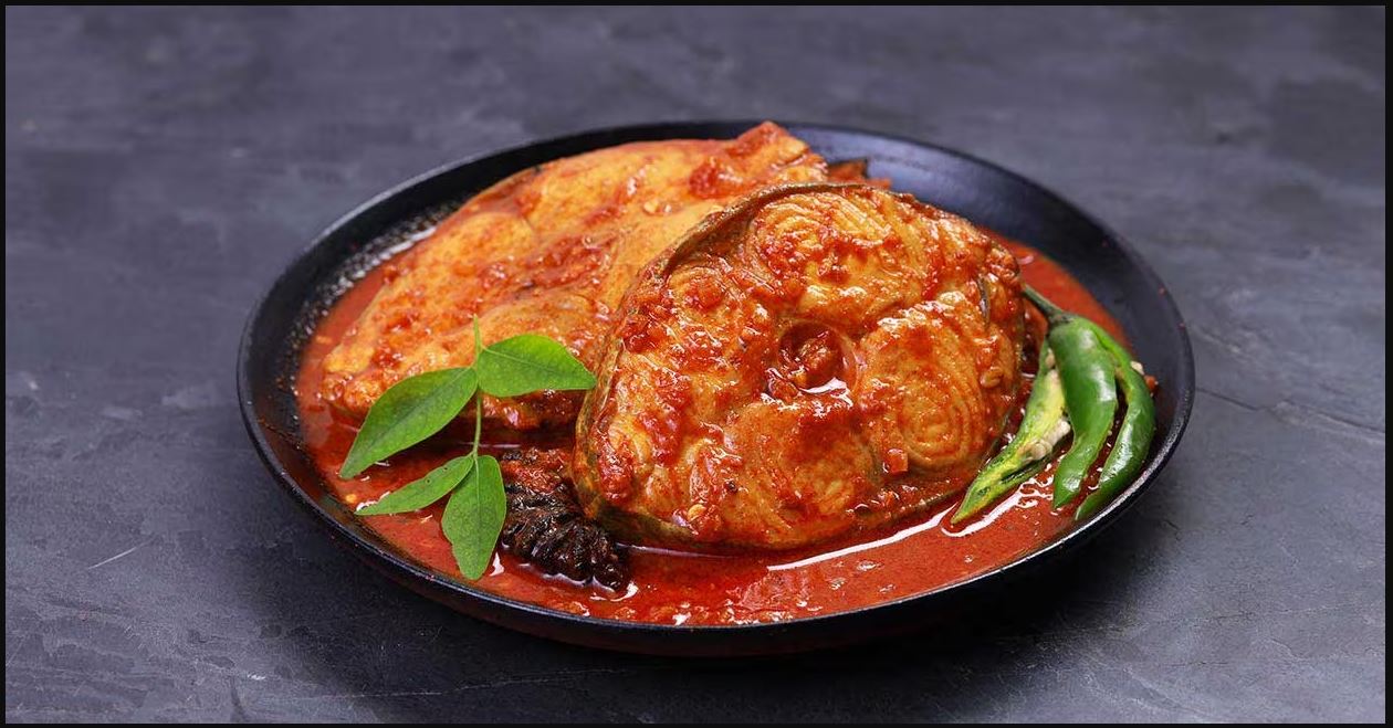 The gravy made with ginger, garlic and other masala that are nicely sauteed in coconut oil grants a unique aroma and flavour to the curry. Photo: Shutterstock/AALA Images