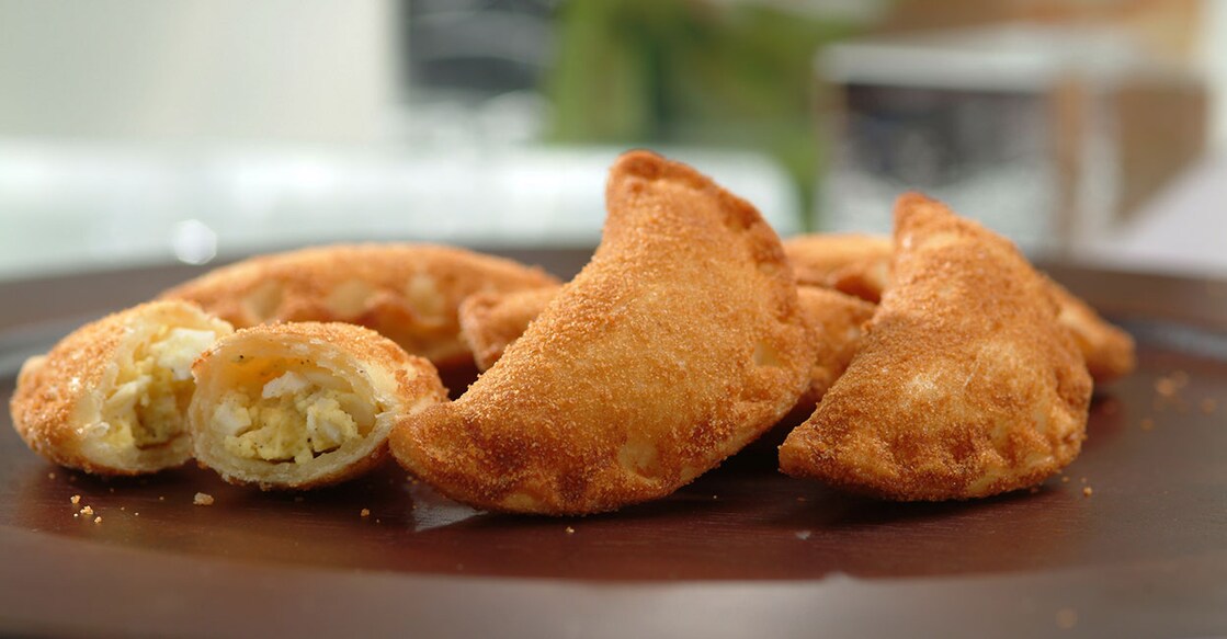 Savour this simple egg bajji with a cup of tea when it rains. Photo: Shutterstock/Haris Ideed