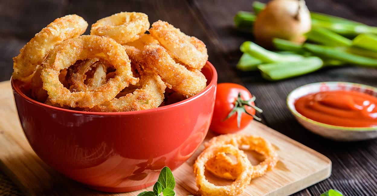onion-rings Coated with a spicy, yummy blend, this snack has the perfect crunchiness, texture and savouriness to taste heavenly with tea or coffee. Photo: Shutterstock/NoirChocolate