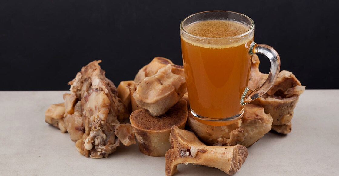 Health experts say that the beef bone broth will also help you protect your joints, fight osteoarthritis and reduce inflammation. Photo: Shutterstock/AB-7272