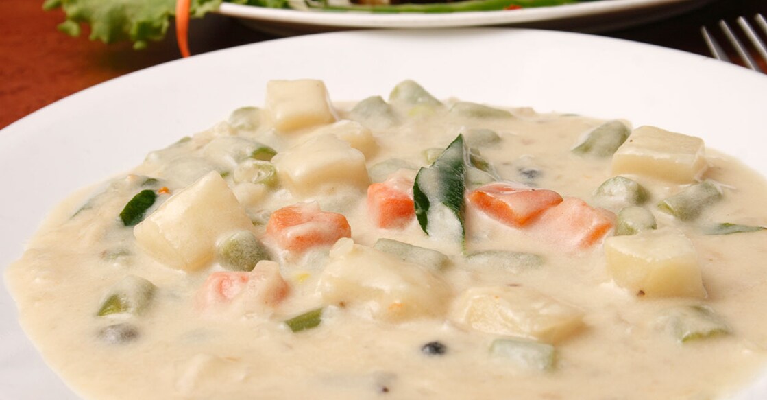 The stew has potatoes, carrot, bell pepper, green peas and more as ingredients. Photo: iStock/Manu_Bahuguna