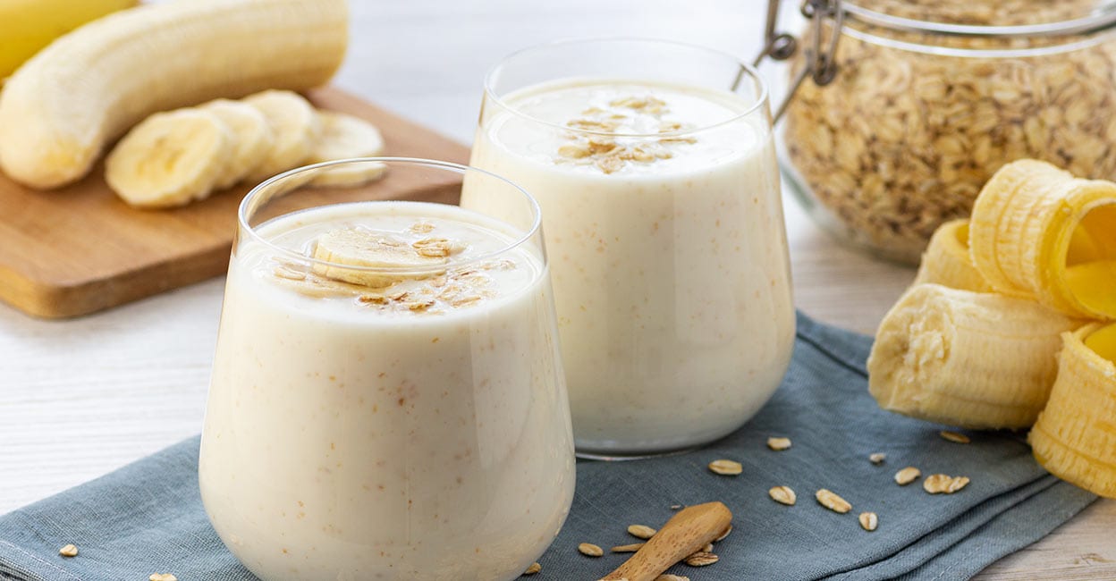 Whip up a breakfast smoothie with oats, milk, dates and more | Recipe