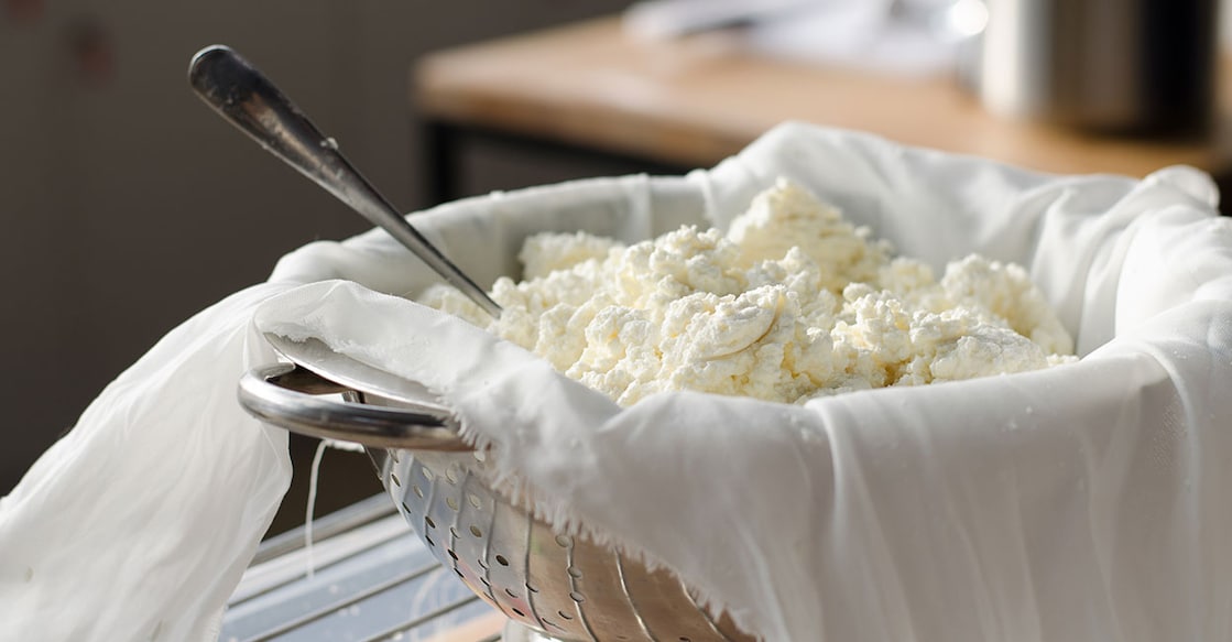 Making cream cheese Photo: Shutterstock/Makivka_photo