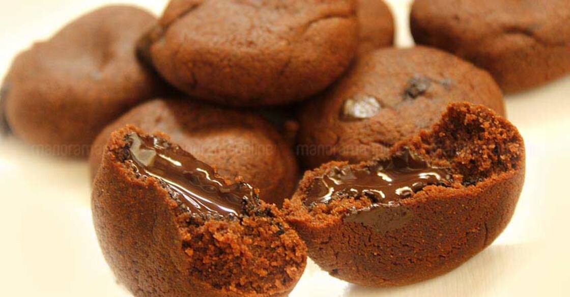 chocofill-cookies-on-tawa