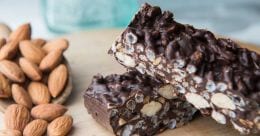 Almond-rice crispy breakfast bars Almond-rice crispy breakfast bars