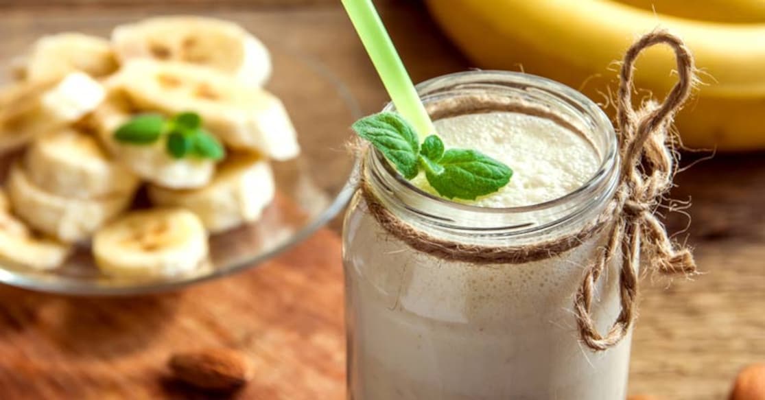 Banana and dates milkshake