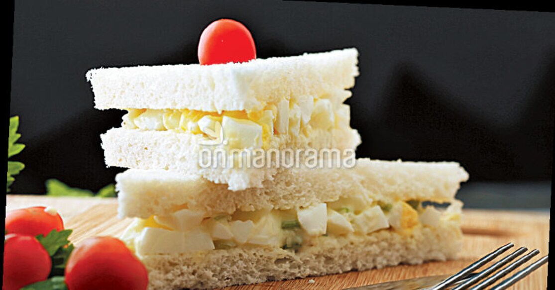 Egg salad sandwich