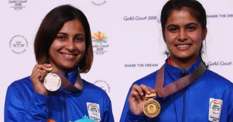 CWG | Indian shooters Manu Bhaker wins gold, Heena takes silver