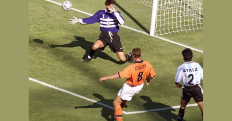 Football fans love the kick from rare long balls | Video