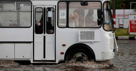 Thunderstorm briefly floods World Cup host city