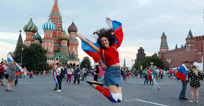 Russia fans party hard after Spain win