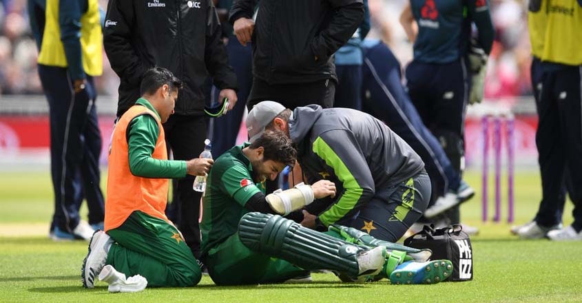 Pakistan's Imam-ul-Haq in World Cup injury scare