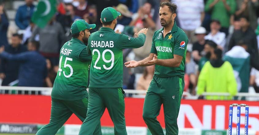 ICC World Cup: Rejuvenated Pakistan hunt down England