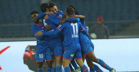 FC Goa outclass Delhi Dynamos to top ISL table