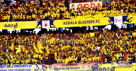 Sea of Kerala Blasters fans dips Kochi in yellow | Must-watch video