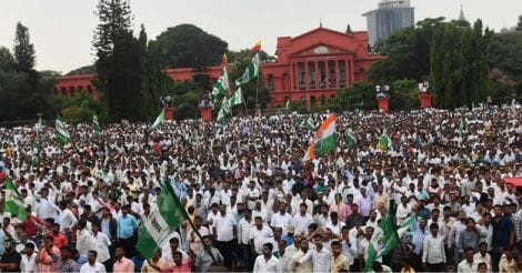 karnataka-crowd-swearing-in