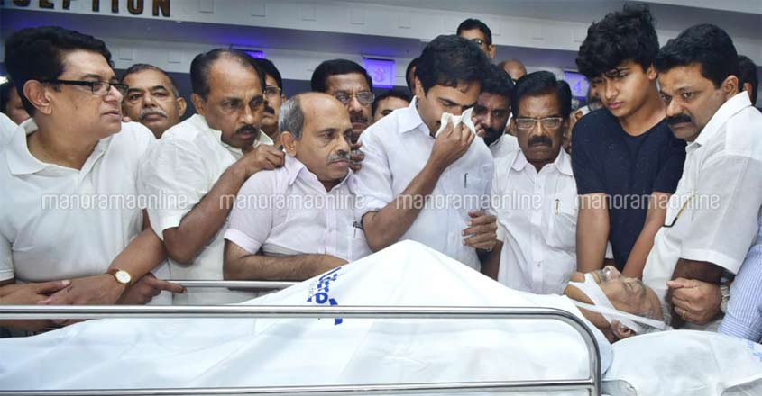 KM Mani's cortege reaches Kottayam, to be laid to rest today