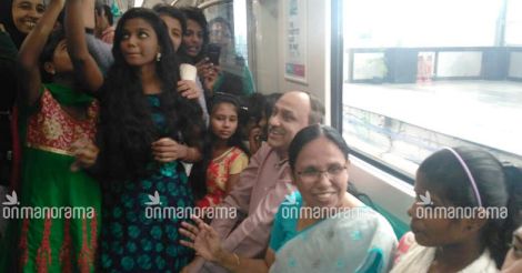 Special Sunday: Kochi Metro chugs off with a gifted note