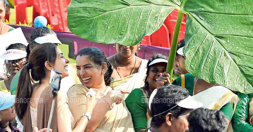 Mom is the word for LDF, UDF in Kannur, Kasaragod Mom is the word for LDF, UDF in Kannur, Kasaragod