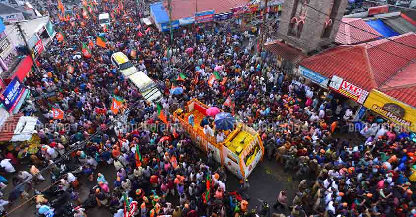 Amit Shah holds massive roadshow in Pathanamthitta