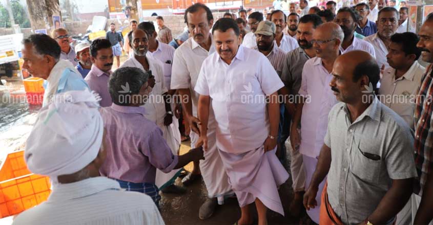 Day with candidate | Kill violence in politics, Muraleedharan plays peace messiah