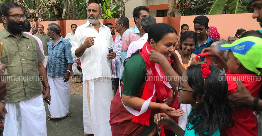 Day with candidate | Development is Veena's Mantra to sway electorate in Lord Ayyappa's abode