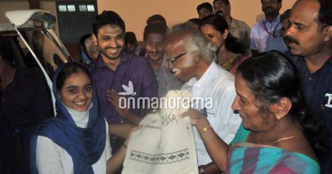 A late night surprise from Kannur collector to Kalolsavam participants
