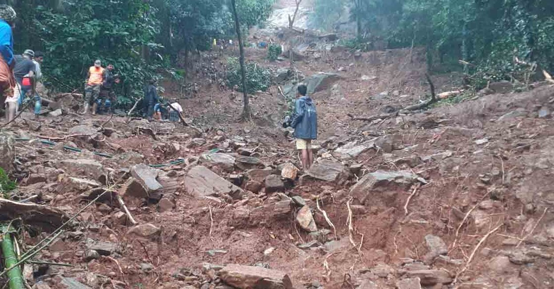 kannur-kanichar-landslide Rescue personnel and local people at Kanichar in Kannur where a landslide occurred on Tuesday. Photo: I&PRD, Kannur